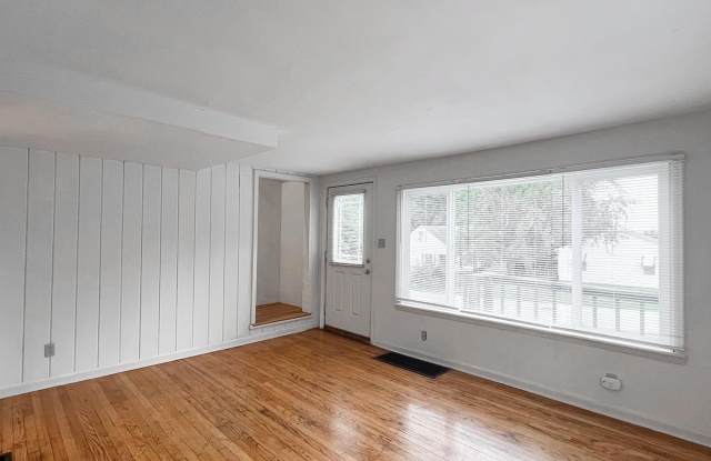 330 N Roosevelt Street