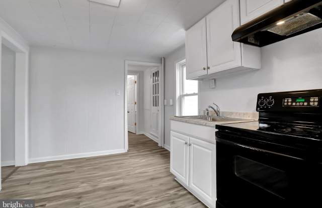 655 S POTOMAC Street unit: 5