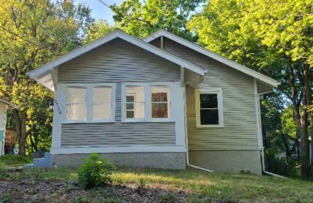 2736 Mondamin Ave - 2736 Mondamin Avenue, Des Moines, IA 50310