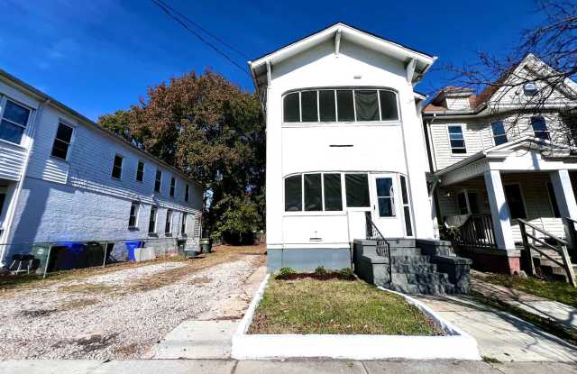 Charming 1st Floor, 3 Bedroom duplex next to Lafayette Park