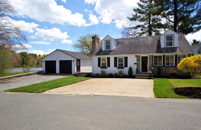 35 Elmwood Rd - 35 Elmwood Road, Lynnfield, MA 01940