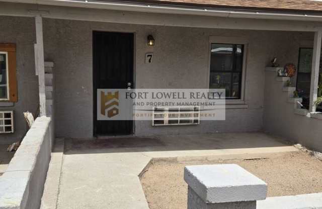 Photo of 2740 North Stone Avenue