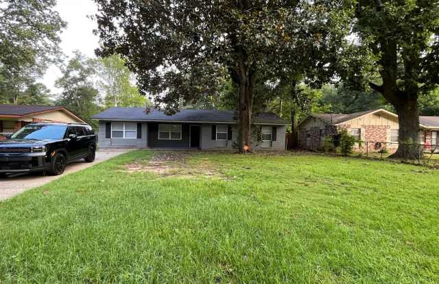 Affordable & Close to Ft Benning-Columbus-4 BEDROOMS & 1 BATH
