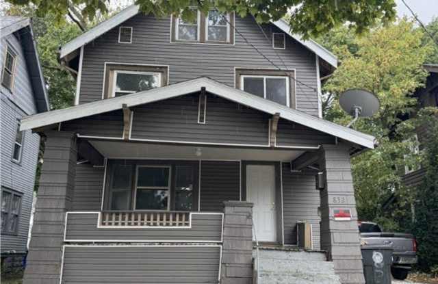 Photo of 832 E Buchtel Avenue