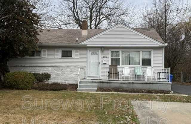 304 Carpenter St