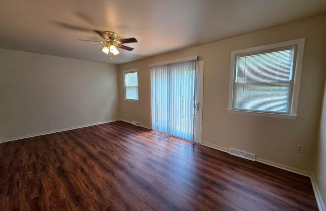 822 CALVERT TOWNE DRIVE