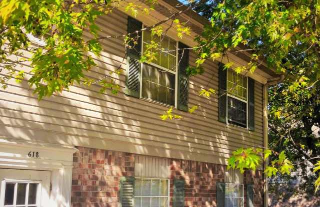 Photo of Lakeside at Walnut Hills