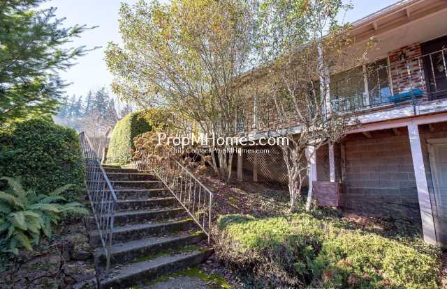 Photo of Two Bedroom Escape in the Heart of Oregon City!