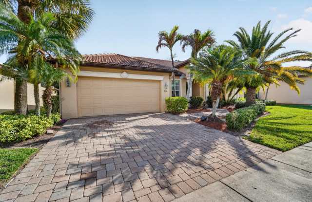 854 SW St Tropez Court