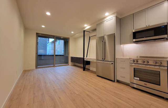 Newer Ballard Townhome with Plenty of Outdoor Space for Rent