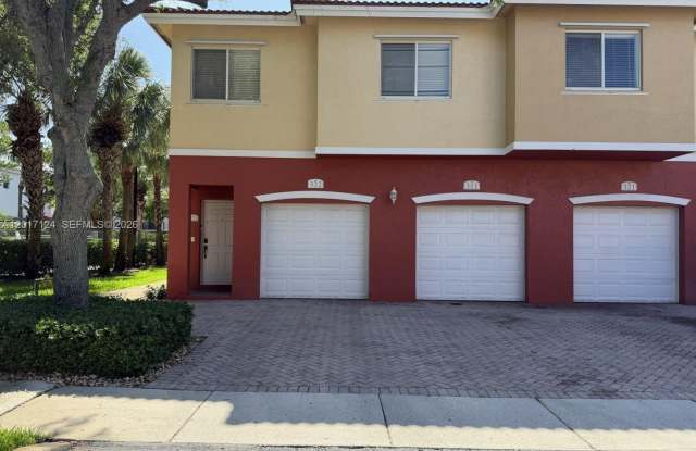 3335 Palomino Dr