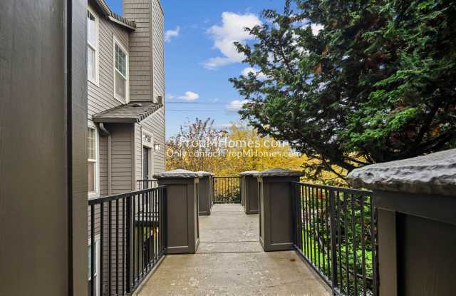 Wonderful Three Bedroom Condo at The Summerlinn Estates w/ Gated Entry! DEPOSIT SPECIAL