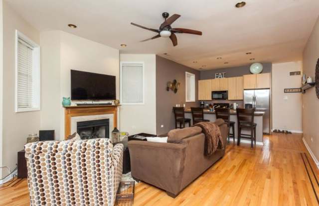 4124 N Kenmore Avenue