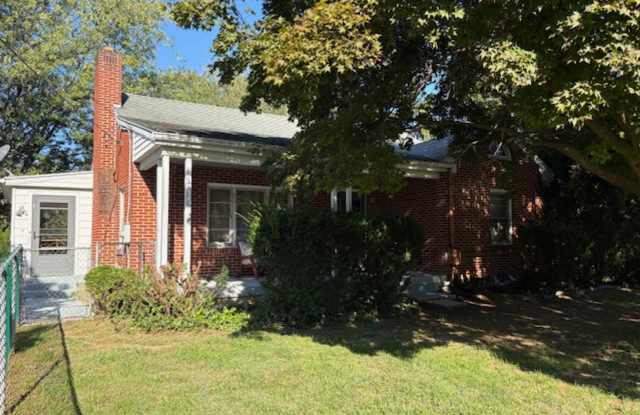 Brick Rancher with large yard near State Line