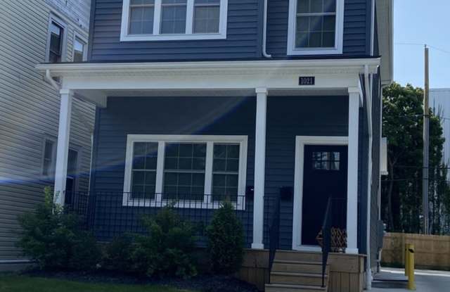 1021 Lafayette Avenue - Upper