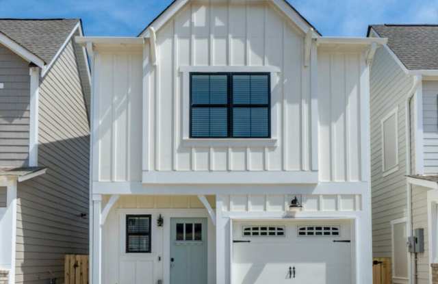 3 bedroom, 2.5 bathroom, 1 car garage!