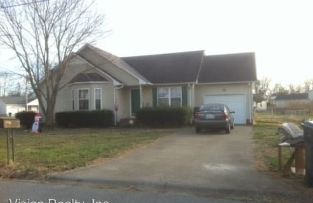 300 Hunter Owens Ct - 300 Hunter Owens Court, Oak Grove, KY 42262