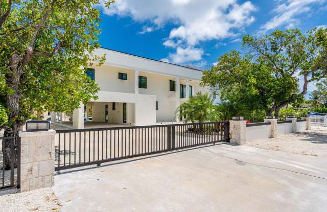 294 Saint Thomas Avenue
