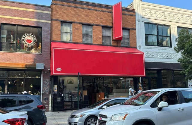 292 Grand Street