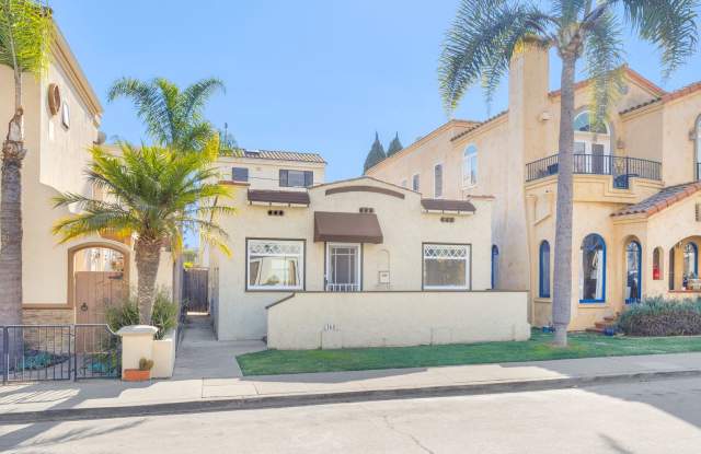 Beautiful bright 2 bedroom in Belmont Shore!