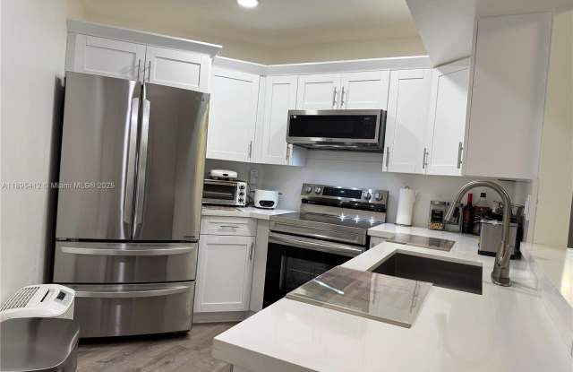 9725 Fontainebleau Blvd