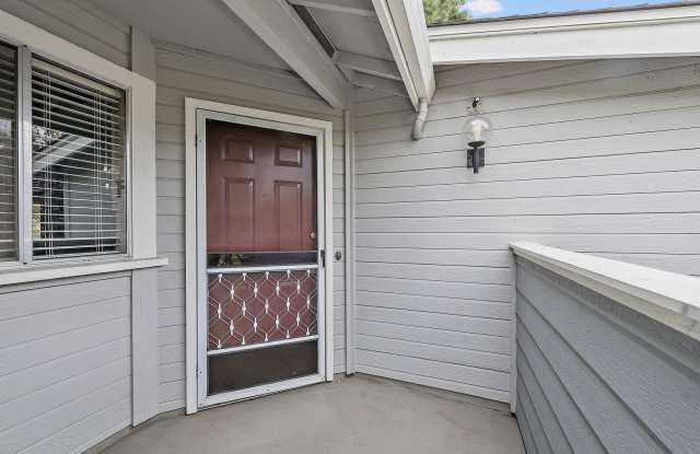 Photo of 2Bd/2Bth Condo, hardwood floor, balcony, top floor