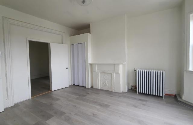 Photo of 242 BOWERS ST