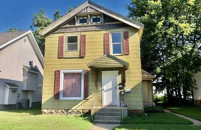 823 4th Ave NE  - #3