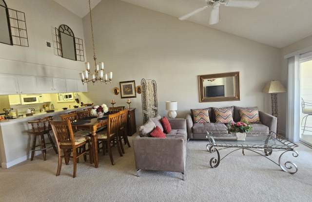 619 WOODMOOR CIRCLEUNIT #302