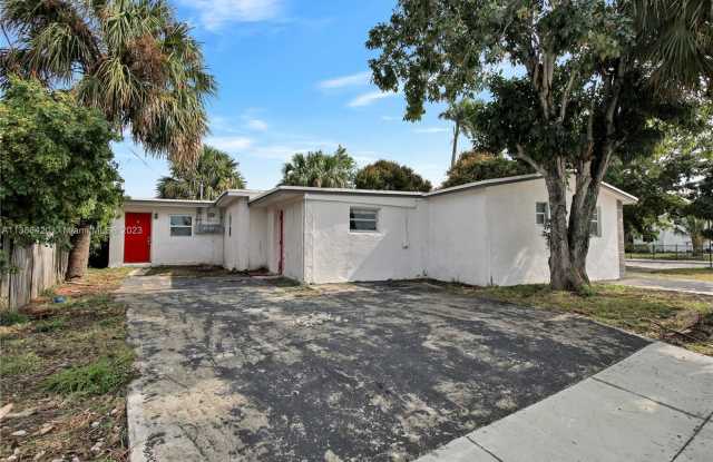 1160 W 26th ct