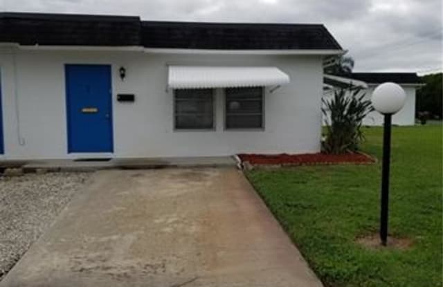 2 Tangerine CT - 2 Tangerine Court, Lehigh Acres, FL 33936