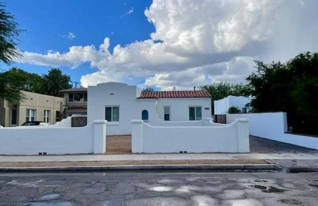 1927 E Hawthorne Street