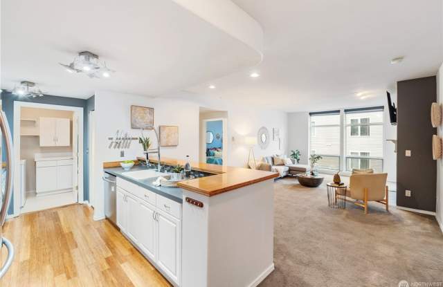 Amazing West Seattle 2 bedroom 2 bath W/S/G and 2 parking spots included!