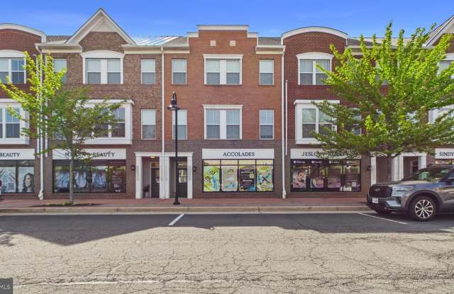 10082 MARKET Street