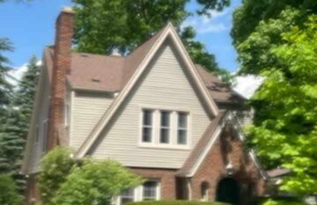 1610 Dexter Avenue