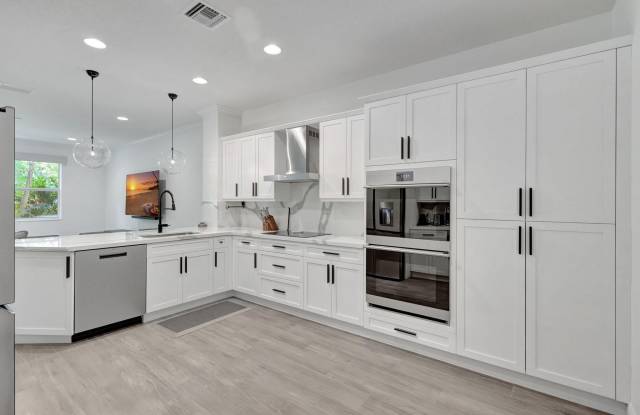 15760 Italian Cypress Way