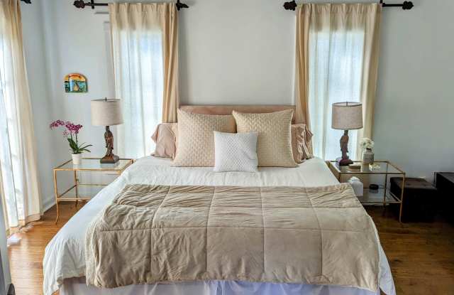 Photo of 1294 Silverado St