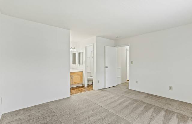 Greens at Schumaker Pond