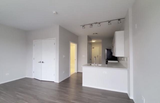 801 W Adams St