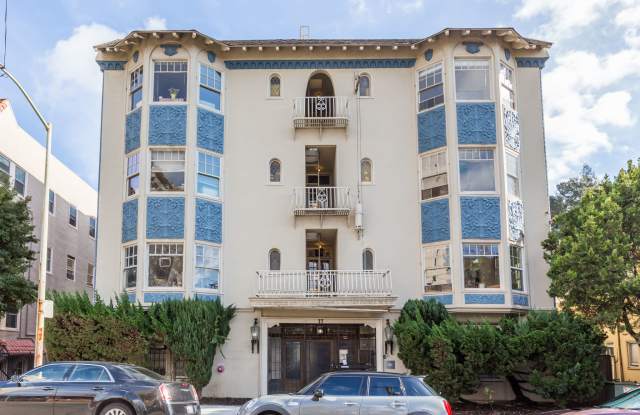 77 Glen Ave