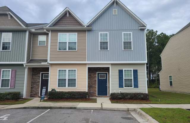 2 bedroom, 2.5 bath unfurnished townhouse in Holly Ridge - Beacon Woods Community