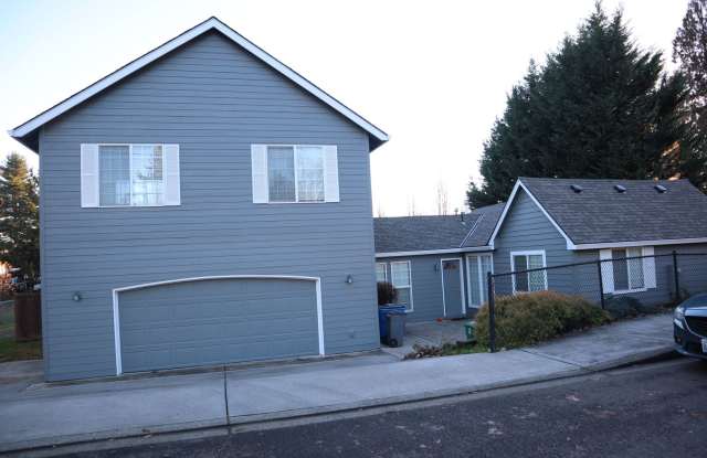Beautiful 4 Bedroom Home in Vancouver for Lease - 2915 NE 53rd St