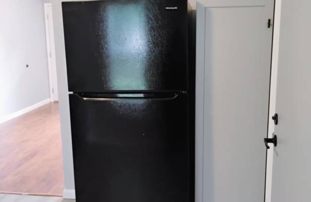 1208 S Silverdale Ct