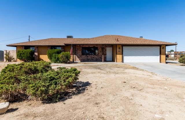 Beautiful 3/2 Apple Valley Home