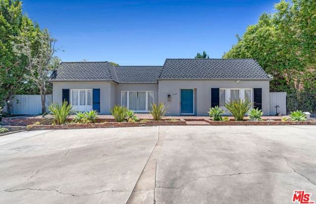 Photo of 621 N Bedford Dr