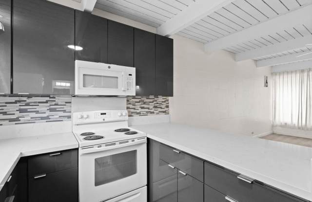 Photo of Renovated Tropic Gardens Town House for rent!