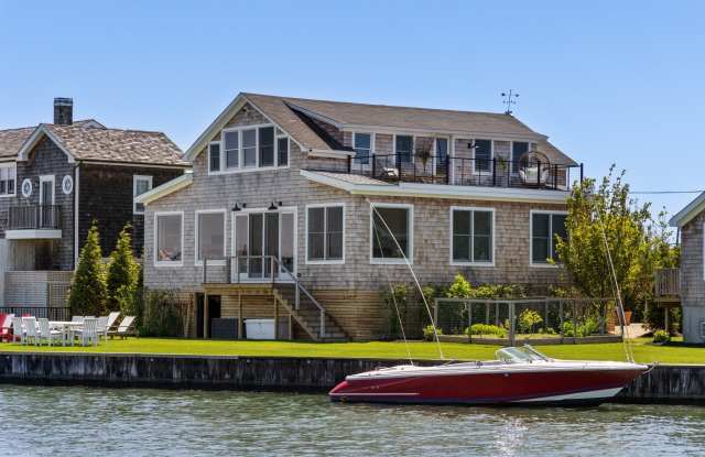 61 Dune Road