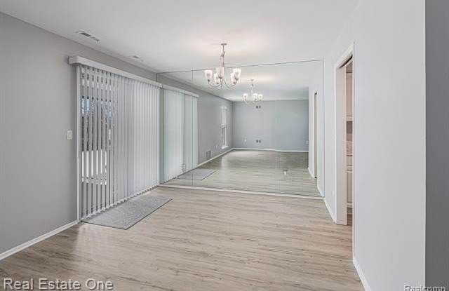 31085 Pheasant Run Street