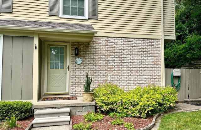 1542 Hidden Valley