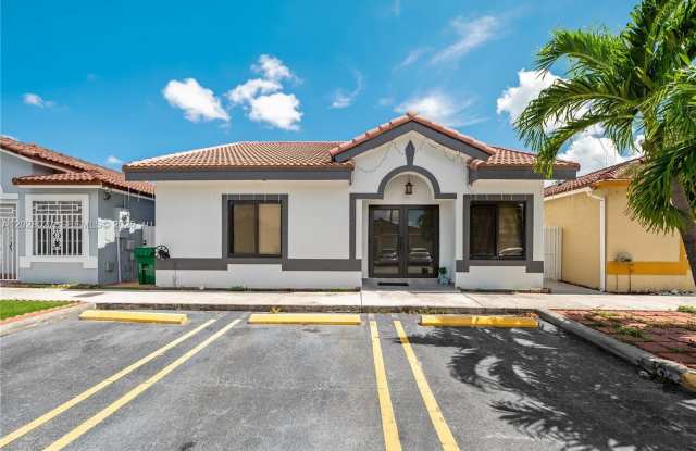 9046 NW 121st Ter